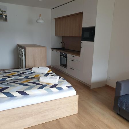 As Apartman Bella S Loggiou A Bezplatnym Vnutornym Parkovanim Appartement Košice Buitenkant foto