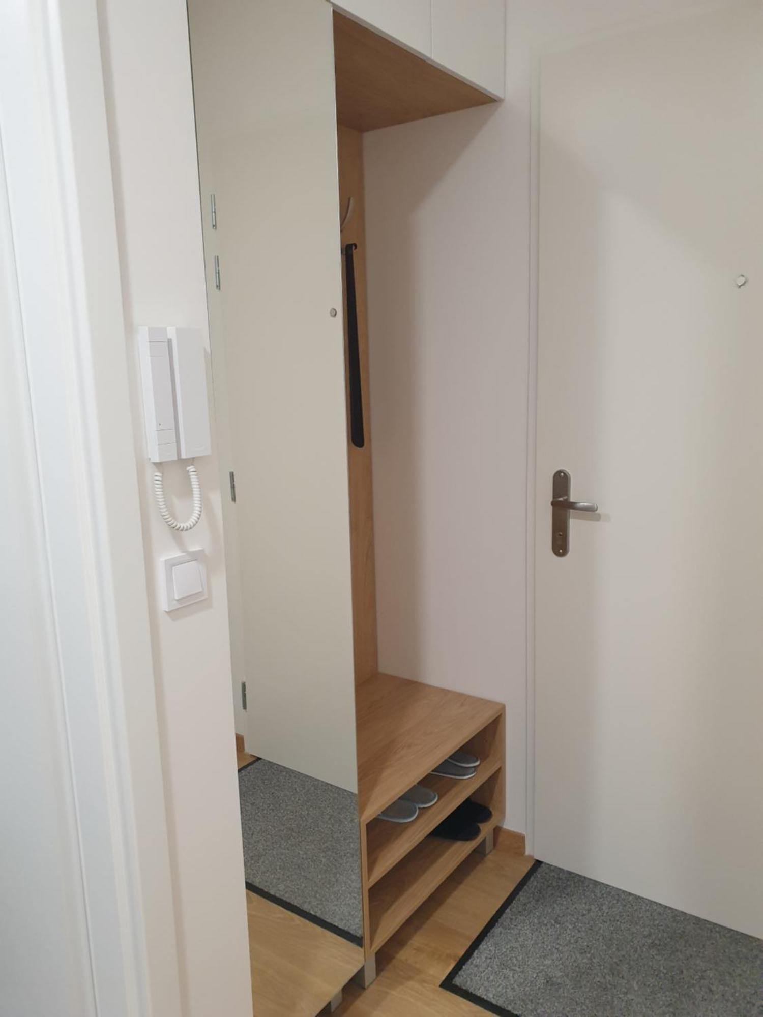 As Apartman Bella S Loggiou A Bezplatnym Vnutornym Parkovanim Appartement Košice Buitenkant foto